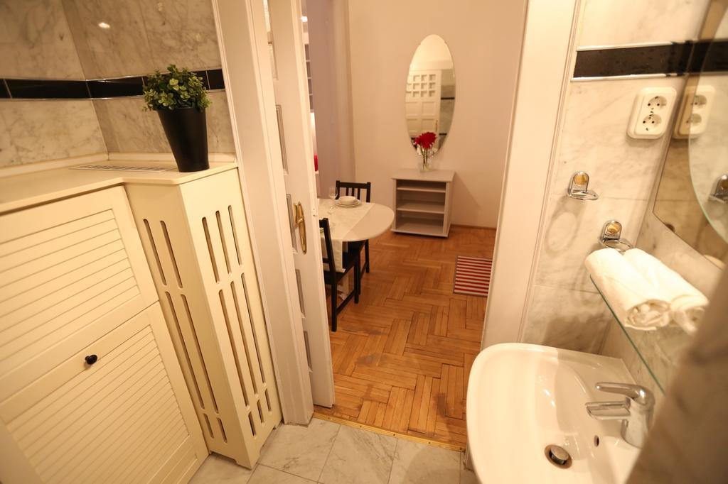 D.Five Classic Luxury Apartment Budapest Esterno foto